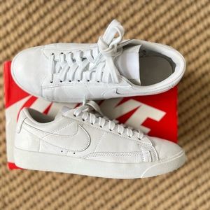 Women’s Nike Blazer Low LE 'Triple White' size 8